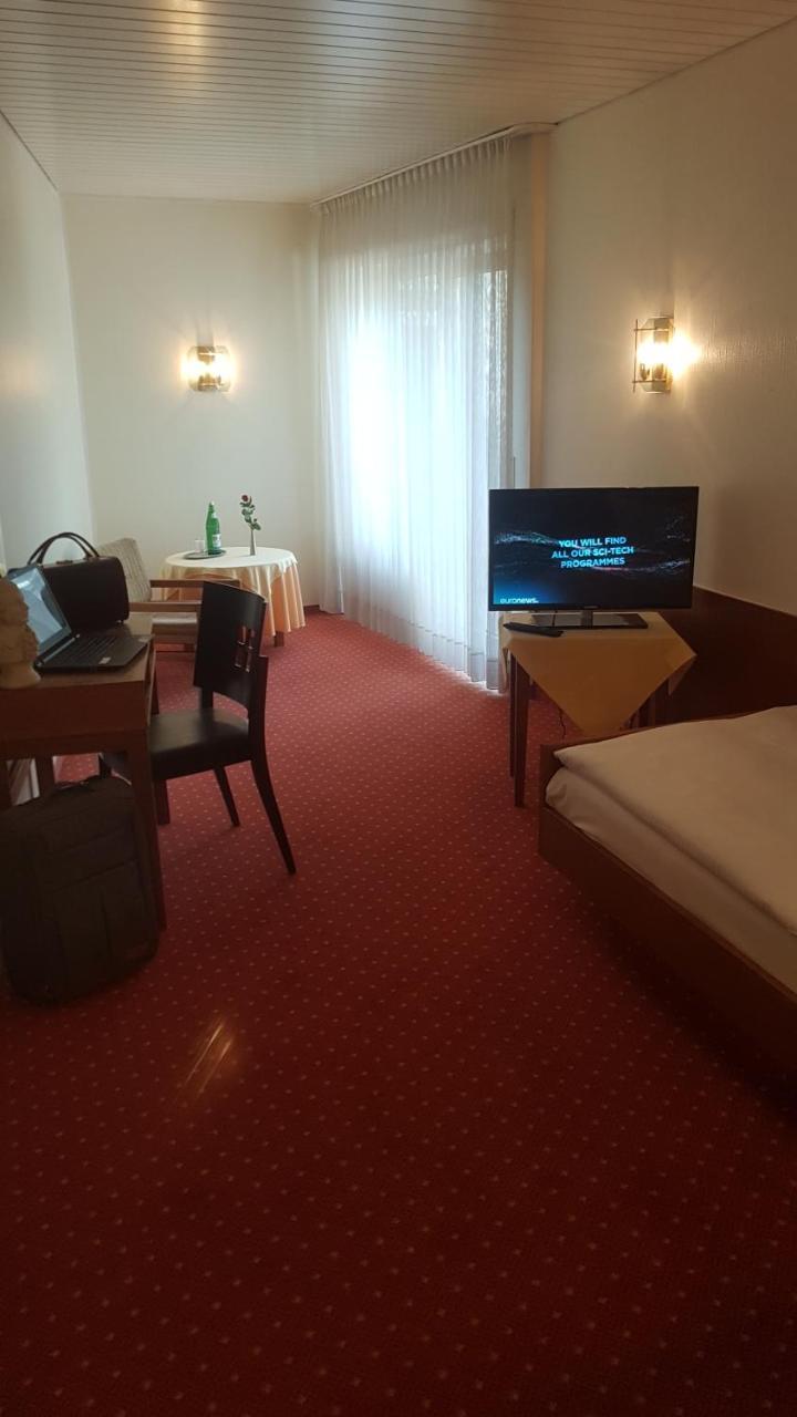 Hotel Restaurant Rothkopf ออยส์เคียร์เชิน ภายนอก รูปภาพ