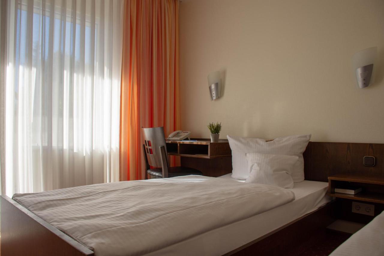 Hotel Restaurant Rothkopf ออยส์เคียร์เชิน ภายนอก รูปภาพ